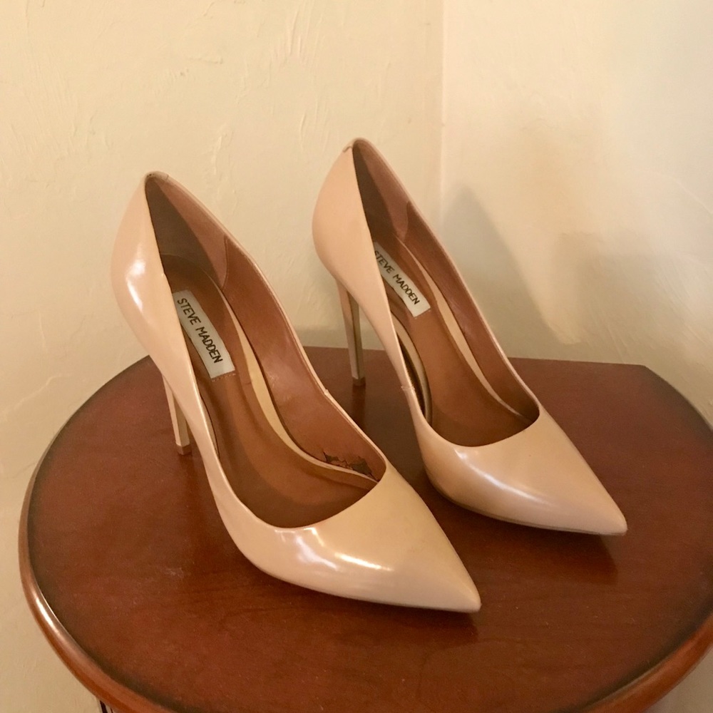 Steve Madden nude pumps